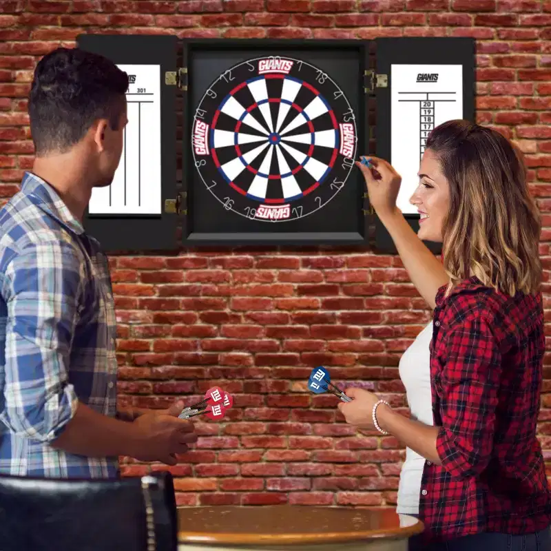 NFL New York Giants Fan's Choice Dartboard Set