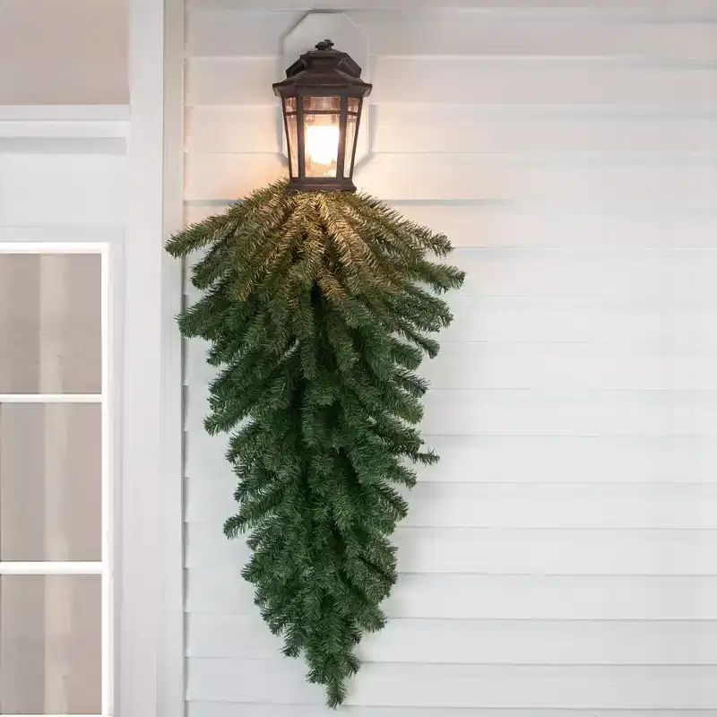 Northlight 42 Unlit Canadian Pine Artificial Christmas Teardrop Door Swag